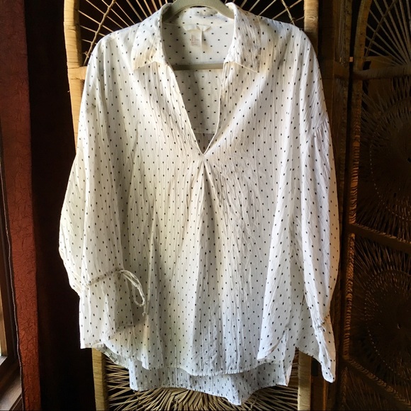 H&M Tops - H&M White & Black Bell Sleeve Blouse Diamond Lg